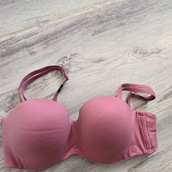 Victoria's Secret Pastel Pink 32D Body By Victoria Light Lined Strapless Bra VS - Picture 1 of 6